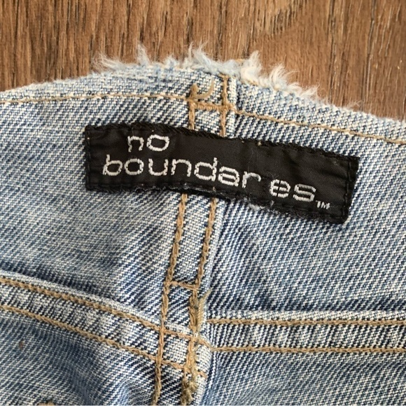VTG 90’s No Boundaries Button Fly Juniors Denim Y2K Flare Raw Hem Bootcut Jeans - Picture 5 of 5